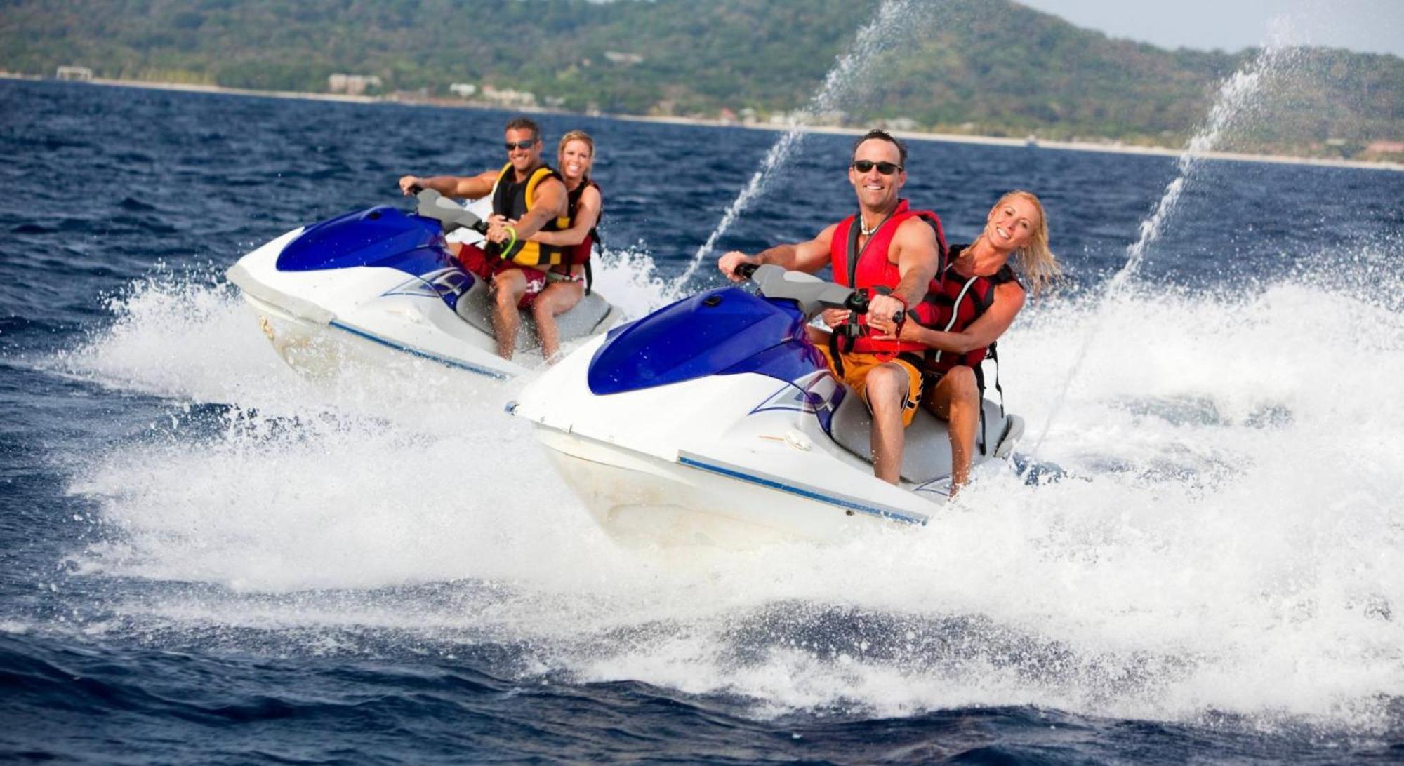 Oceanbreeze Jamaica Penthouse, 7-Minute Walk To Beach Ocho Rios Exteriör bild